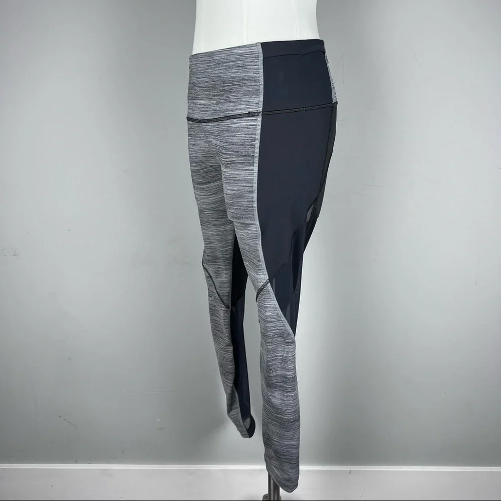 Like New-Lululemon Grey Striped Mesh Running Leggings with Zipper Pocket Size 8 - Picture 4 of 14